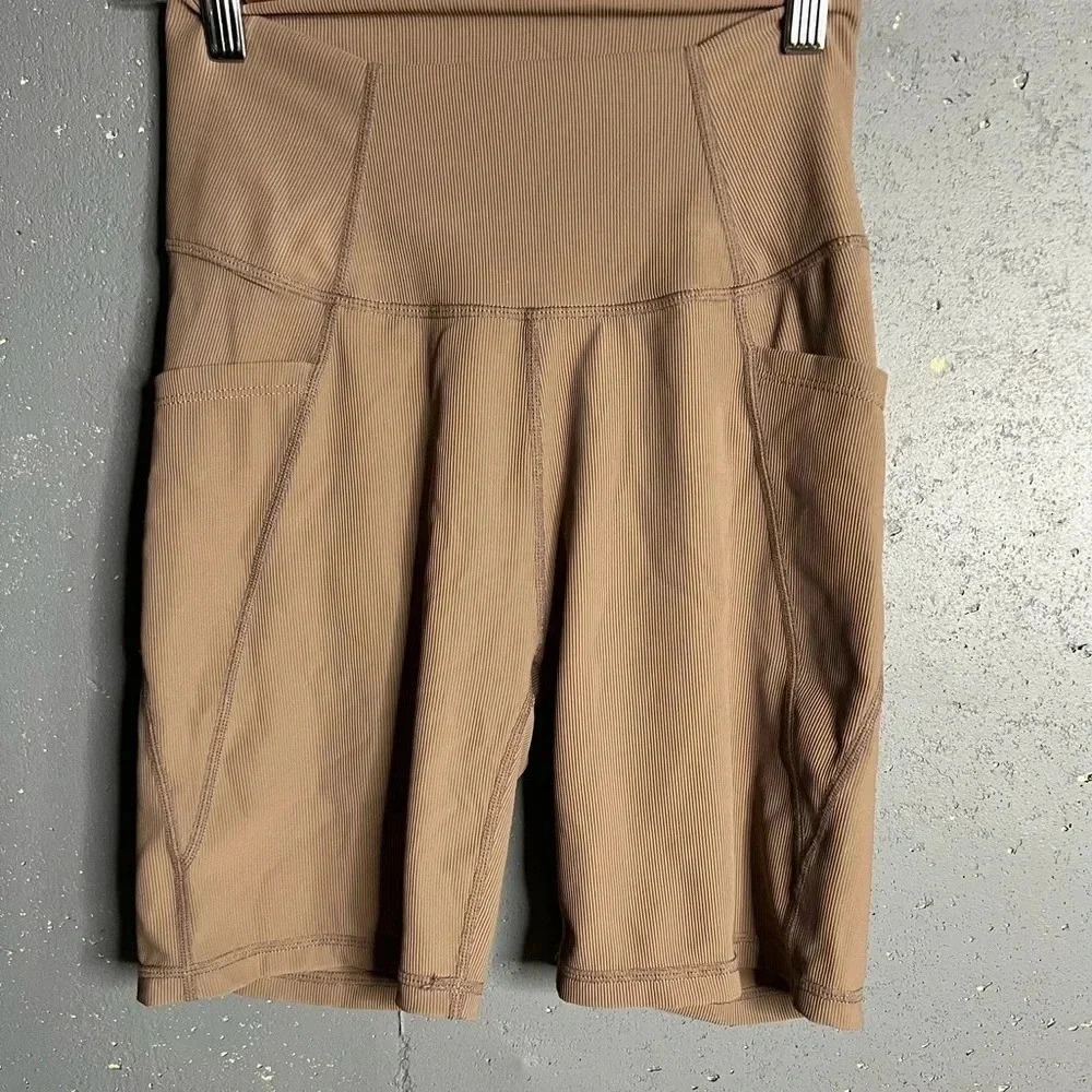 WILO brown high waisted biker shorts. Size Medium